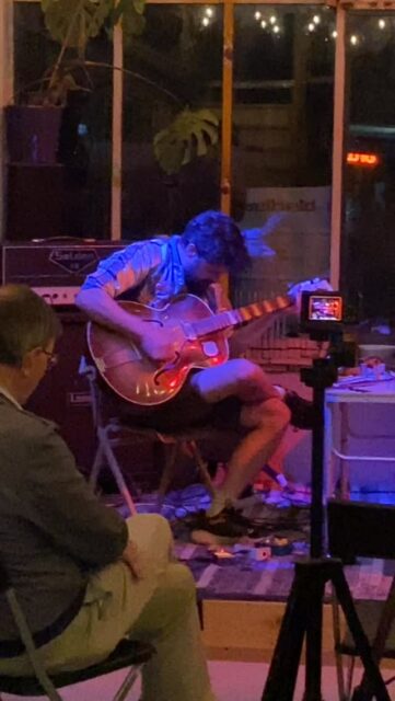 It’s done! JazzBlazzt was a blast!! Thanx Nora Mulder and Jasper Stadhouders for sharing your amazing soundscapes and emotions!
#JazzBlazzt #gitaaratelierroermond #jazzimprovisation #livemusic #incrediblepeople